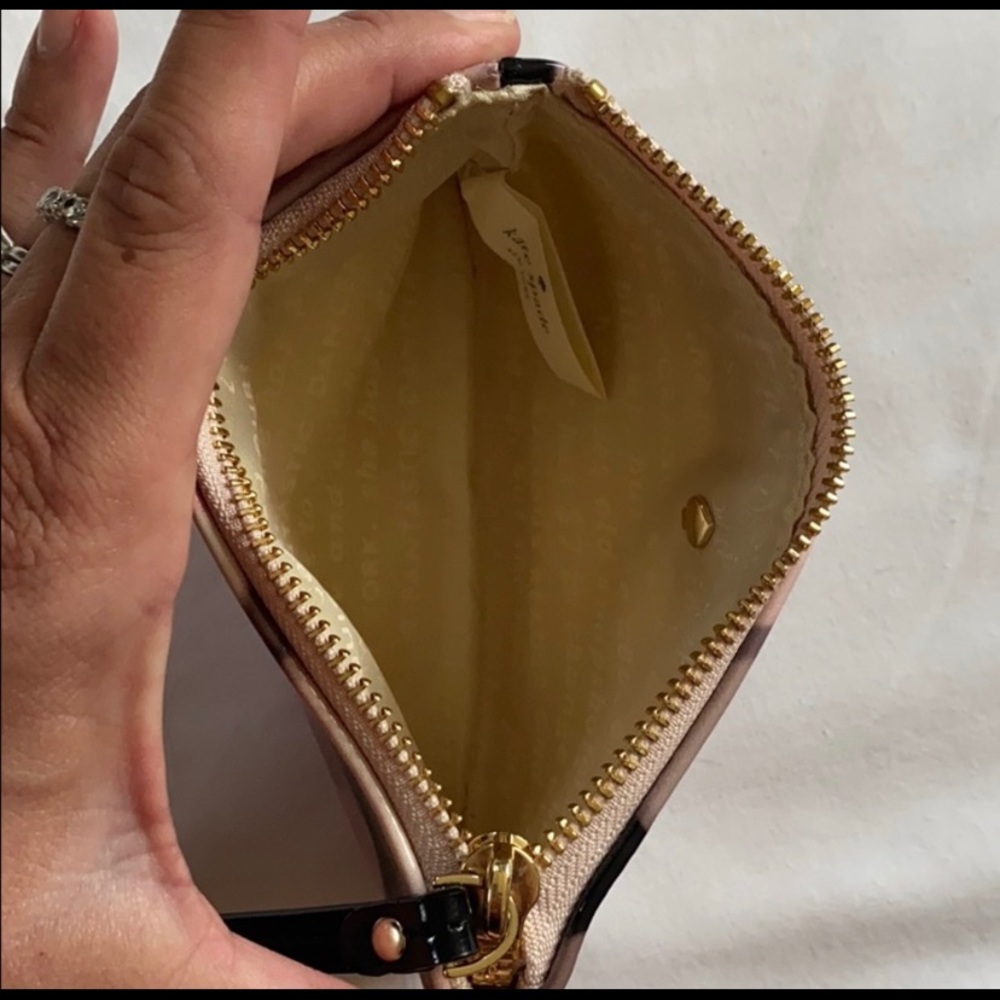 Authentic Kate Spade Faux Patent Leather Wristlet - Picture 5 of 5